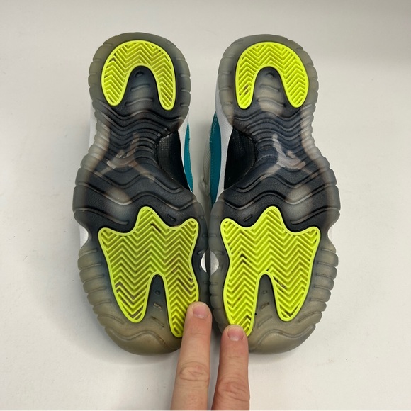 Nike Air Jordan 11 Retro Low GS “Aqua Safari” 2023 - Picture 7 of 8